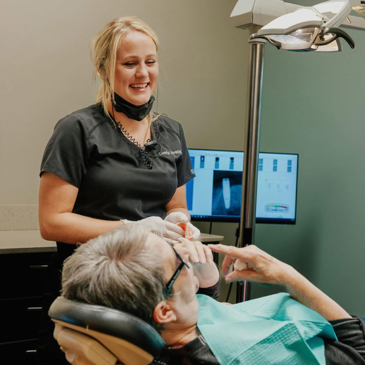 Straine | Extractions, Implant Restorations and Ceramic Crowns